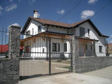 Фото Гостевой дом Pensiunea Funivia г. Сэчеле 1